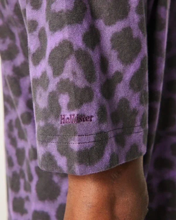 Hollister x Taco Bell Boxy Heavyweight Shine Graphic Tee Hollister x Taco Bell Boxy Heavyweight Shine Graphic Tee