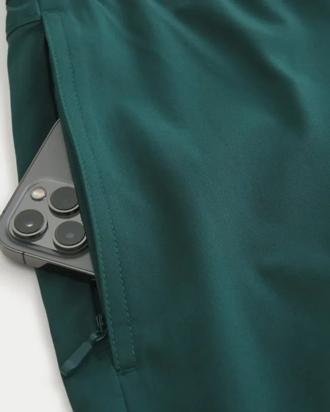 Hybrid-Shorts in mittlerer Länge Hybrid-Shorts in mittlerer Länge