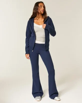 Kapuzenjacke mit Reißverschluss Kapuzenjacke mit Reißverschluss