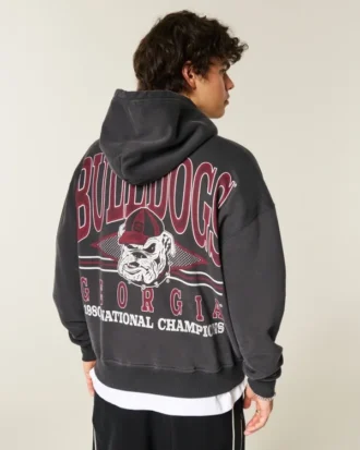Kastenförmiger Hoodie mit Grafik der University of Georgia Bulldogs