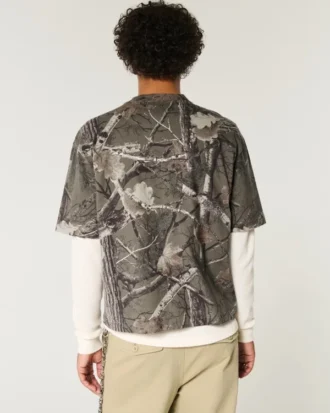 Kastenförmiges, schweres Crop-T-Shirt mit Camouflage-Print