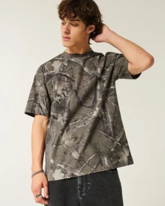 Kastig geschnittenes, schweres Camouflage-T-Shirt