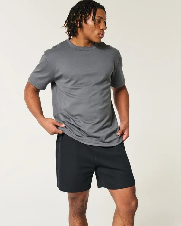 Kühle Fleece-Shorts in mittlerer Länge Kühle Fleece-Shorts in mittlerer Länge