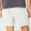 Kühle Fleece-Shorts in mittlerer Länge Kühle Fleece-Shorts in mittlerer Länge