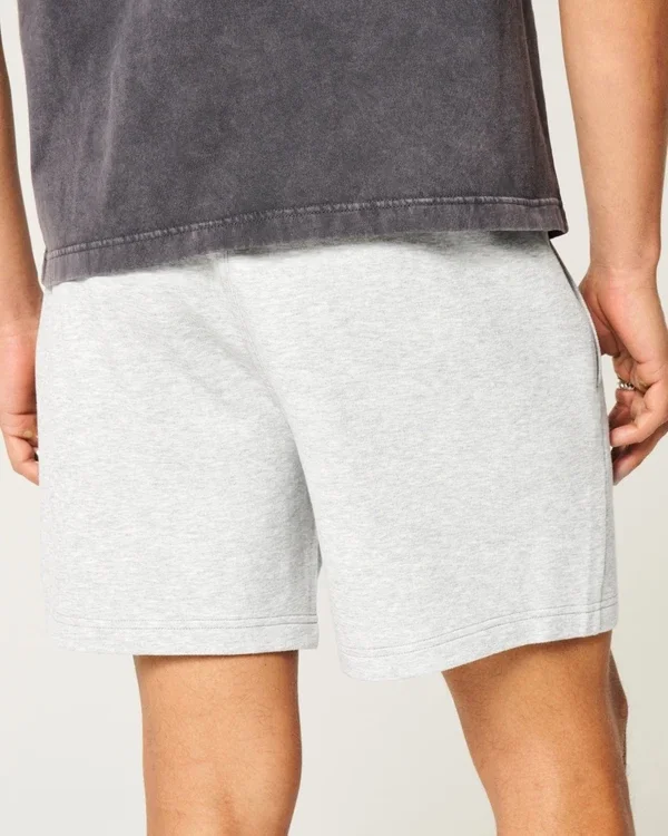 Kühle Fleece-Shorts in mittlerer Länge Kühle Fleece-Shorts in mittlerer Länge
