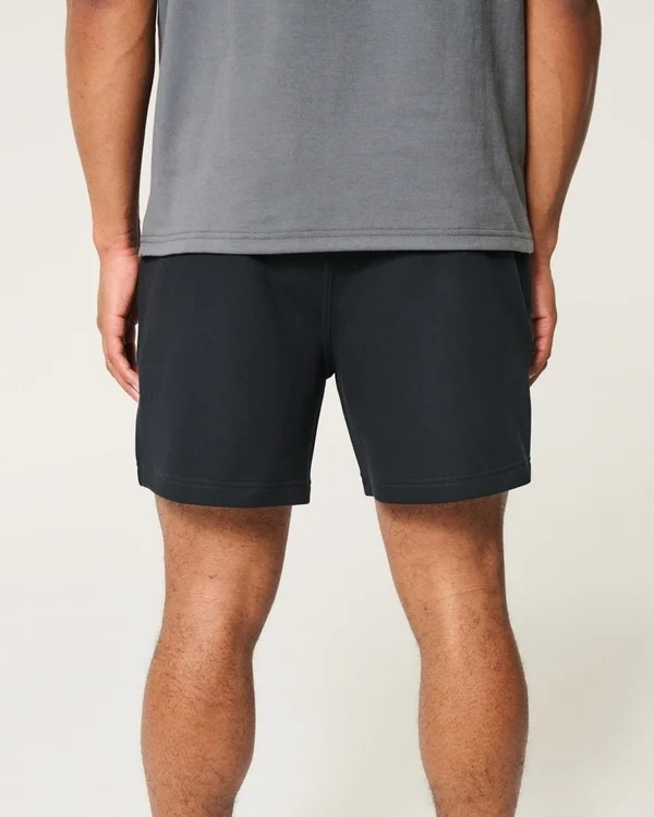 Kühle Fleece-Shorts in mittlerer Länge Kühle Fleece-Shorts in mittlerer Länge