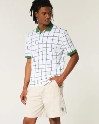 Kühle Golfshorts, die über dem Knie enden