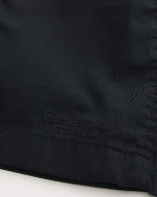 Kühle Golfshorts, die über dem Knie enden Kühle Golfshorts, die über dem Knie enden