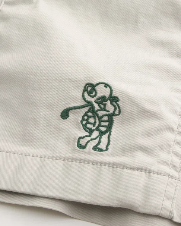 Kühle Golfshorts, die über dem Knie enden Kühle Golfshorts, die über dem Knie enden