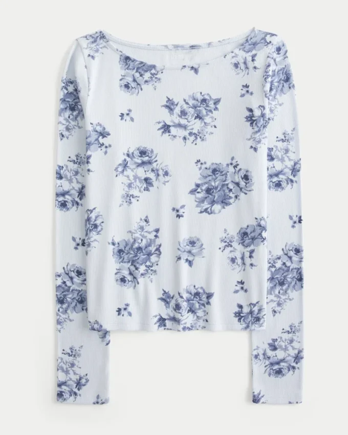 Langärmliges Oberteil mit Schlitzausschnitt Langärmliges Oberteil mit Schlitzausschnitt