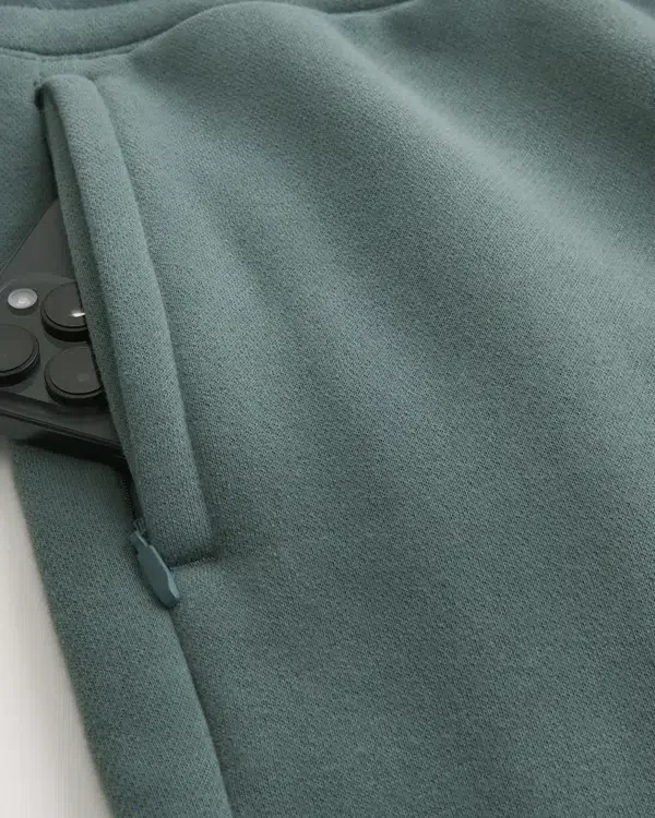 Locker geschnittene Jogginghose aus Rippfleece Locker geschnittene Jogginghose aus Rippfleece