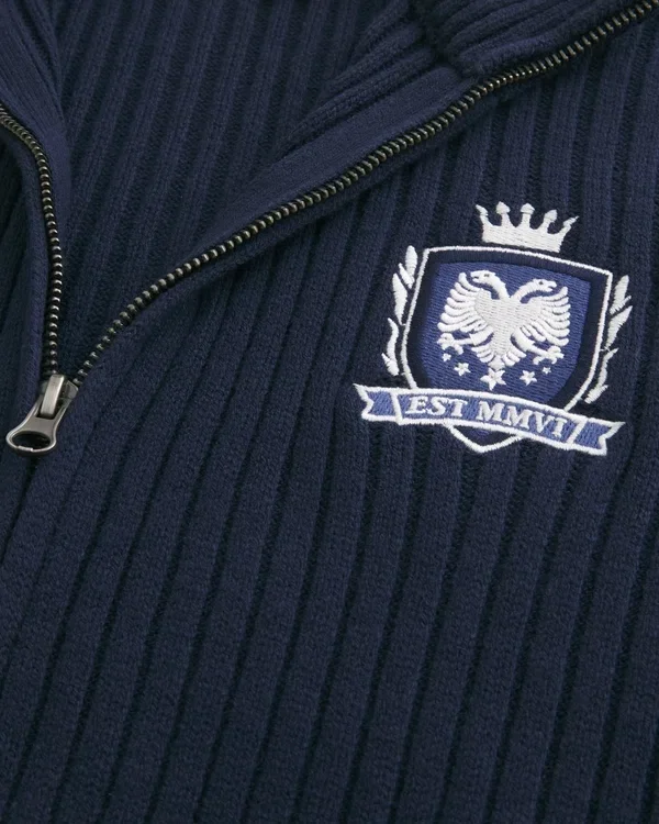 Locker sitzender Sweater mit Reißverschluss und Emblem Locker sitzender Sweater mit Reißverschluss und Emblem