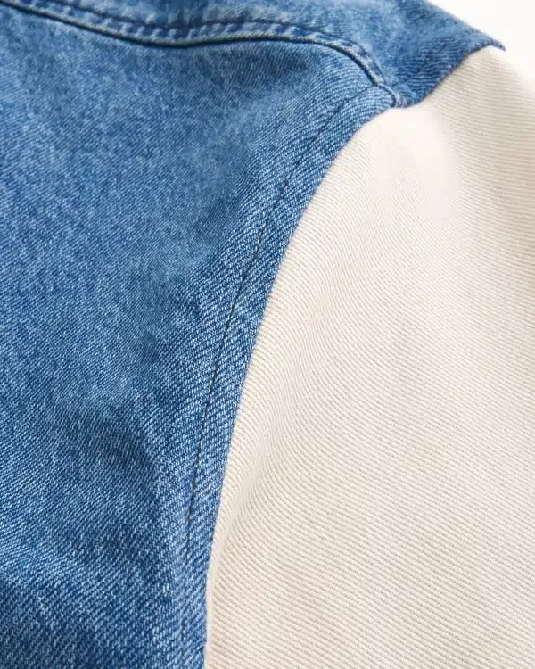 Looney Tunes Grafik-Jeansjacke Looney Tunes Grafik-Jeansjacke