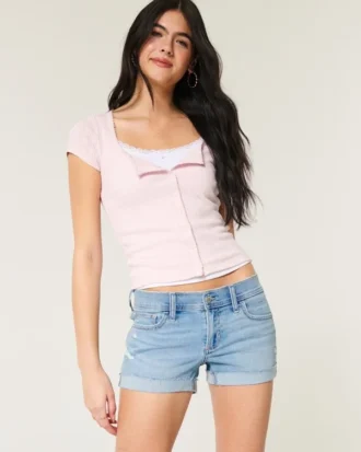 Low-Rise-Shorts aus hellblauem Denim mit Rissen