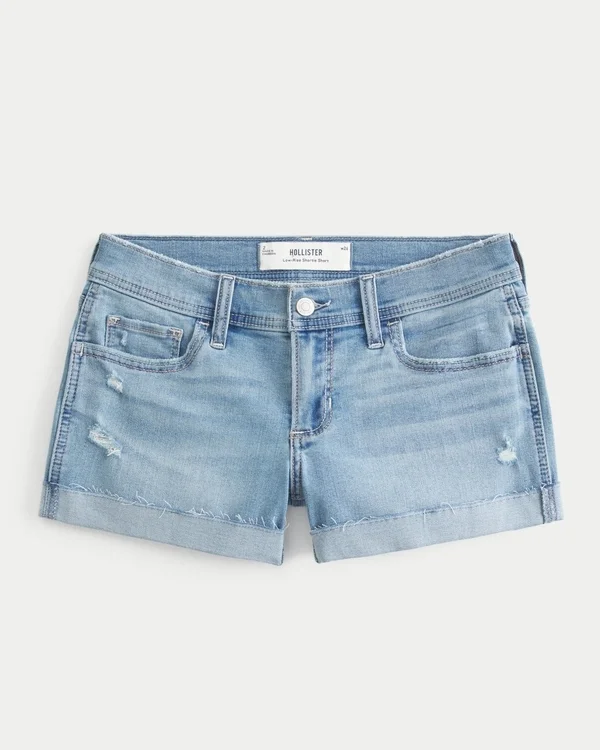 Low-Rise-Shorts aus hellblauem Denim mit Rissen Low-Rise-Shorts aus hellblauem Denim mit Rissen