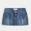 Mini-Skort aus Denim mit niedriger Leibhöhe und Nieten Mini-Skort aus Denim mit niedriger Leibhöhe und Nieten