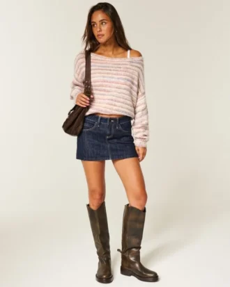 Mini-Skort aus dunkelblauem Denim mit niedriger Leibhöhe Mini-Skort aus dunkelblauem Denim mit niedriger Leibhöhe