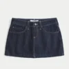Mini-Skort aus dunkelblauem Denim mit niedriger Leibhöhe