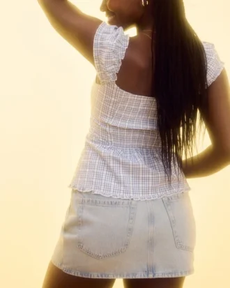 Mini-Skort aus hellblauem Denim