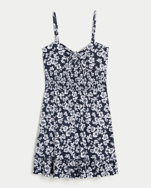 Mini-Strickkleid mit Bindeband vorne Mini-Strickkleid mit Bindeband vorne