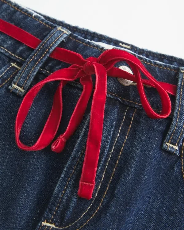 Minirock aus Denim mit niedriger Taille und Bindeband Minirock aus Denim mit niedriger Taille und Bindeband