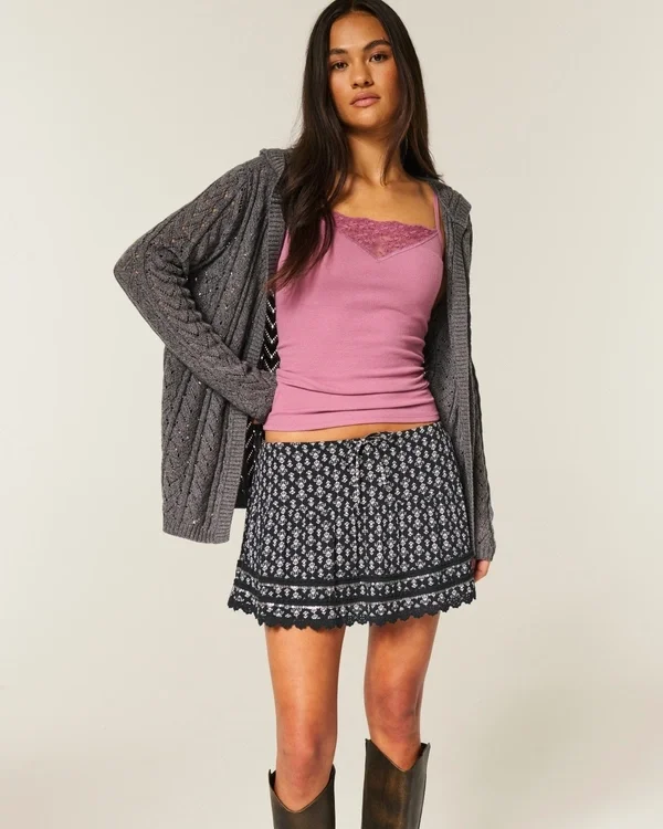 Minirock mit Spitzenbesatz Minirock mit Spitzenbesatz