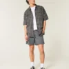 Mittellange Twill-Shorts zum Hineinschlüpfen Mittellange Twill-Shorts zum Hineinschlüpfen