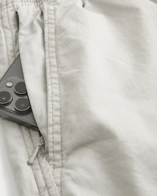 Mittellange Twill-Shorts zum Hineinschlüpfen Mittellange Twill-Shorts zum Hineinschlüpfen