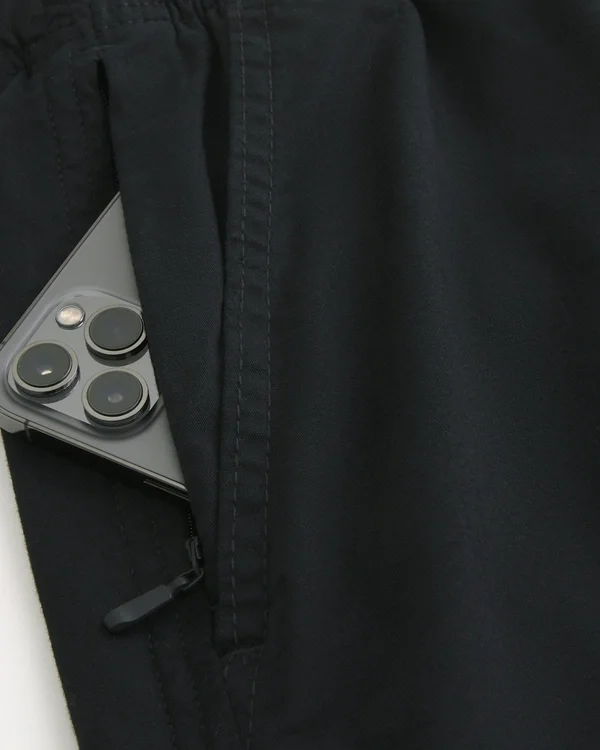 Mittellange Twill-Shorts zum Hineinschlüpfen Mittellange Twill-Shorts zum Hineinschlüpfen