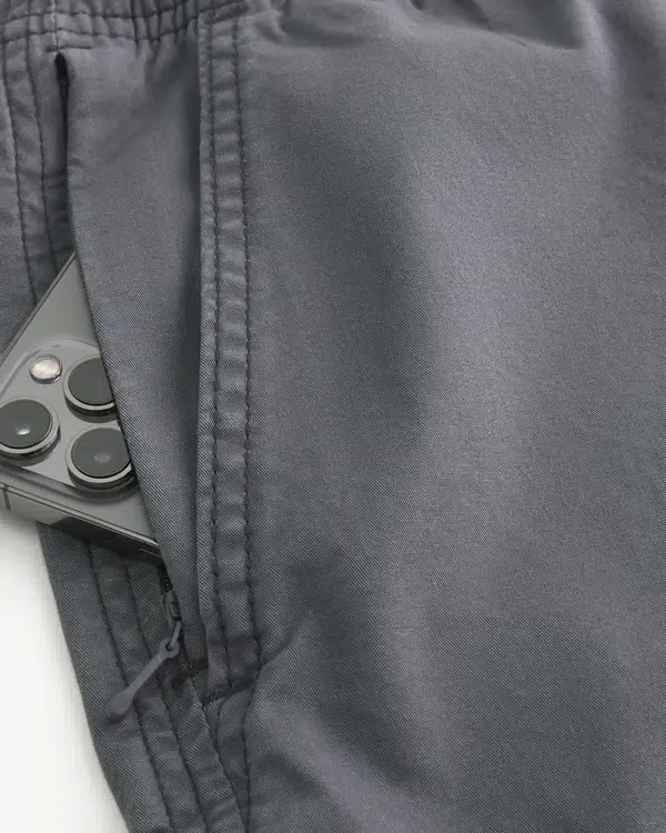 Mittellange Twill-Shorts zum Hineinschlüpfen Mittellange Twill-Shorts zum Hineinschlüpfen