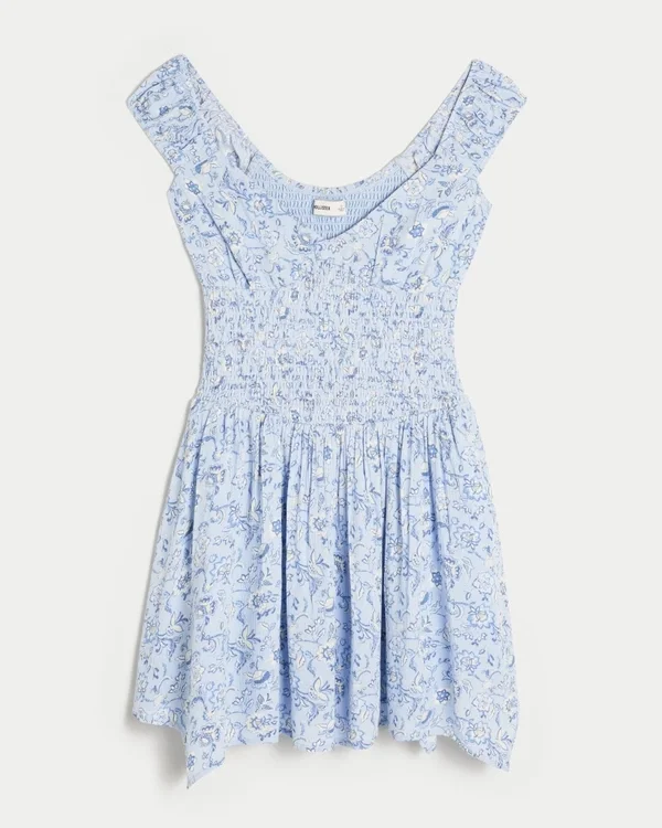 Schulterfreies Minikleid mit asymmetrischem Saum Schulterfreies Minikleid mit asymmetrischem Saum