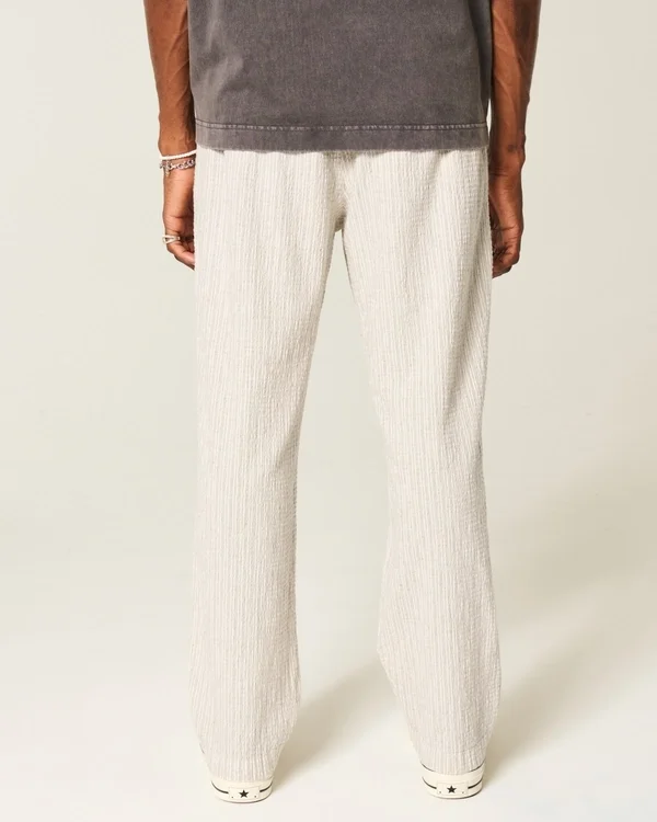 Seersucker-Hose mit weitem Bein zum Hineinschlüpfen Seersucker-Hose mit weitem Bein zum Hineinschlüpfen