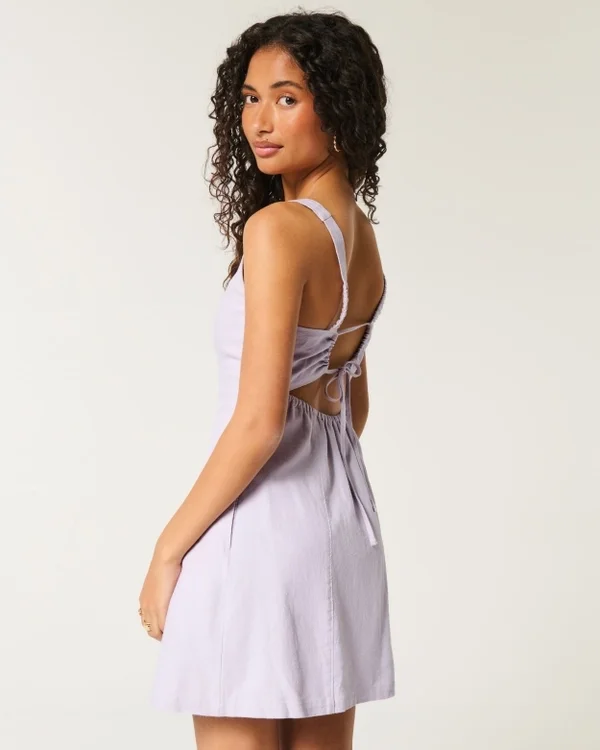 Strukturiertes Minikleid aus Leinenmischung Strukturiertes Minikleid aus Leinenmischung