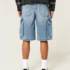 Superbaggy-Cargoshorts aus mittelblau gewaschenem Denim