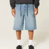 Superbaggy-Jeansshorts in mittlerer Waschung Superbaggy-Jeansshorts in mittlerer Waschung