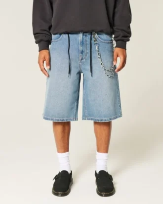 Superbaggy-Jeansshorts in mittlerer Waschung