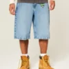 Superbaggy-Jeansshorts mit Totenkopf-Grafik
