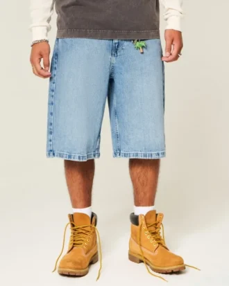 Superbaggy-Jeansshorts mit Totenkopf-Grafik