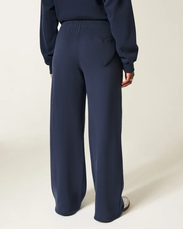 Sweathose mit weitem Bein und Herztasche Sweathose mit weitem Bein und Herztasche