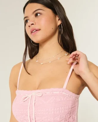 Trägerloses Maxikleid im Häkelstil