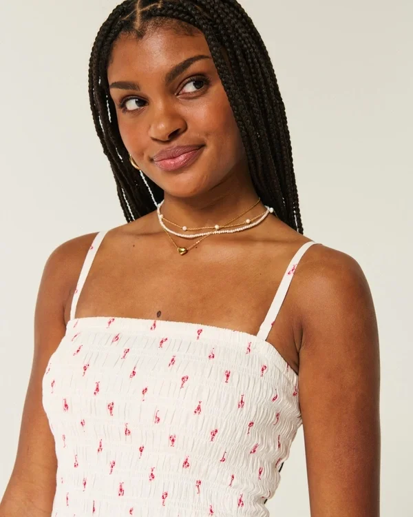 Trägerloses Minikleid mit gesmoktem Oberteil Trägerloses Minikleid mit gesmoktem Oberteil