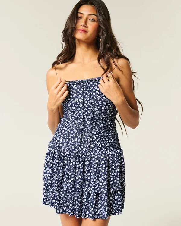 Trägerloses Strickrockkleid Trägerloses Strickrockkleid