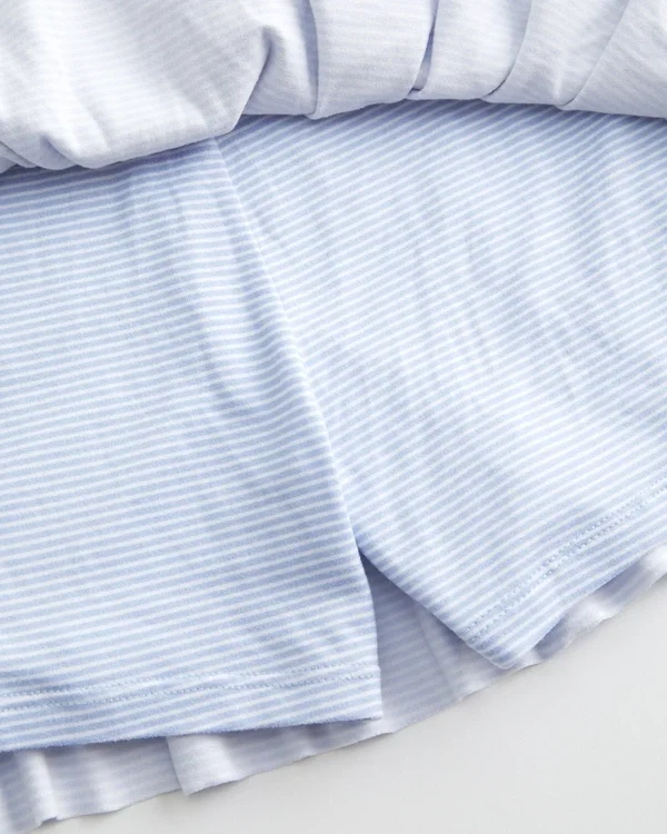 Trägerloses Strickrockkleid Trägerloses Strickrockkleid