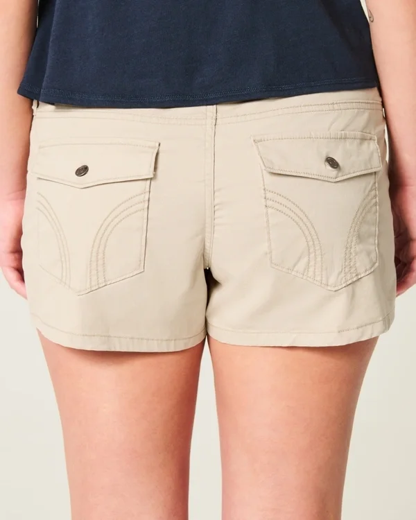 Ultra-niedrige Khaki-Twill-Mini-Shorts Ultra-niedrige Khaki-Twill-Mini-Shorts