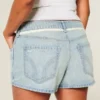Ultra-niedrige Leibhöhe, hell gewaschene Denim-Mini-Shorts mit Spitzenband Ultra-niedrige Leibhöhe, hell gewaschene Denim-Mini-Shorts mit Spitzenband