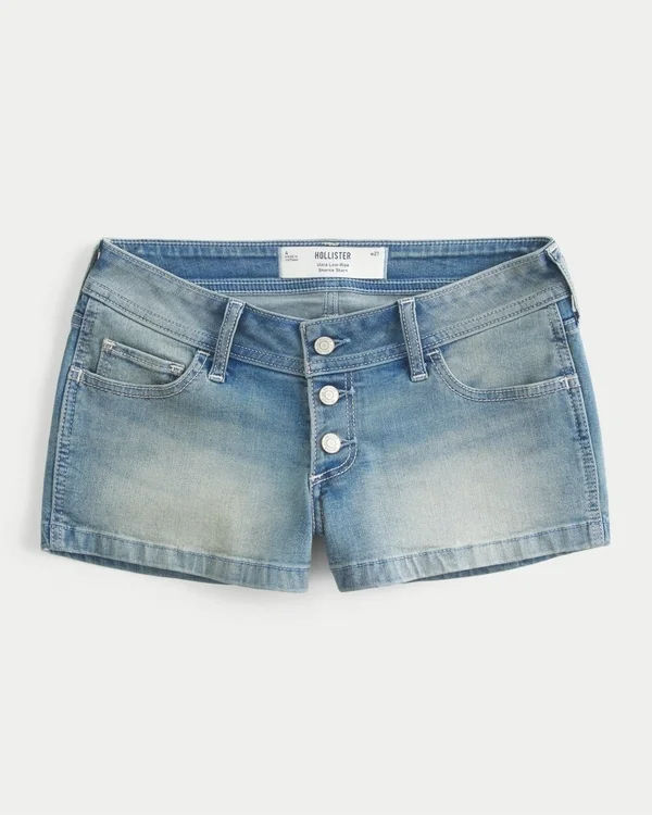 Ultra-niedrige Shorties aus mittelblauem Denim Ultra-niedrige Shorties aus mittelblauem Denim