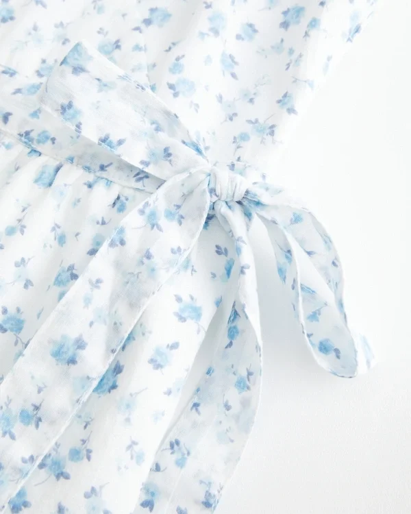 V-Ausschnitt-Strampler mit seitlichen Bändern V-Ausschnitt-Strampler mit seitlichen Bändern