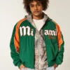 Windjacke mit Grafik der University of Miami Hurricanes