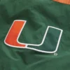Windjacke mit Grafik der University of Miami Hurricanes