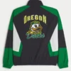 Windjacke mit Grafik der University of Oregon Ducks